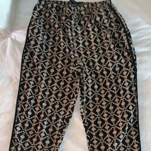 Silky printed joggers beige and black